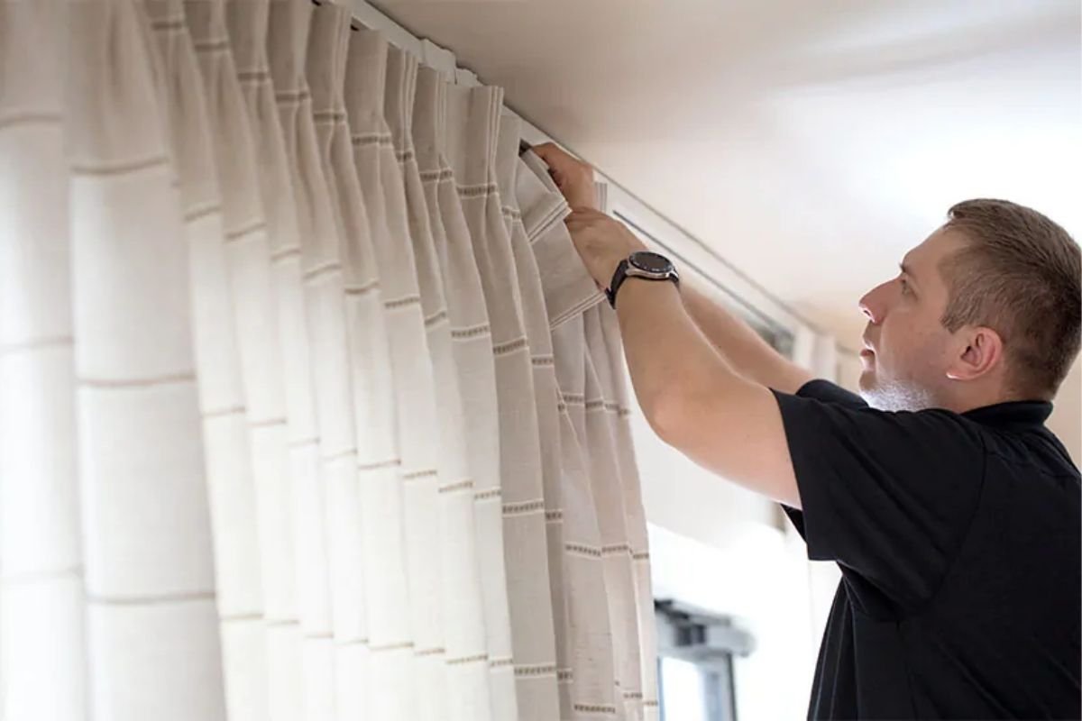 Curtains Fixing in Dubai