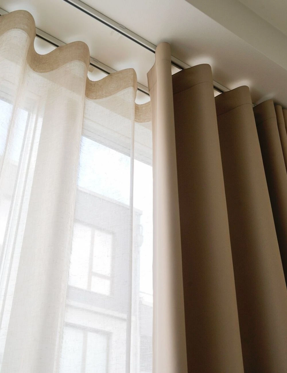 Curtain rails in Dubai
